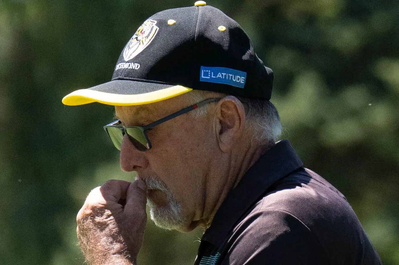 KEEN READ: Tom Nicol reading the greens.\\nPHOTOS: Ken Rainsbury