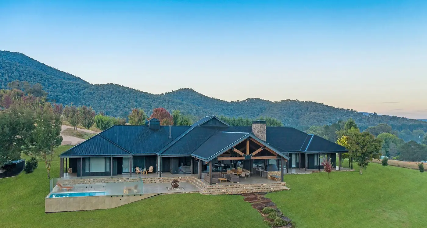 Local building company stands out at industry awards