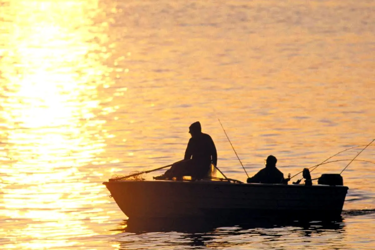 SAFE FISHING: GMW is urging all to keep it safe on the water these school holidays. Id:39628