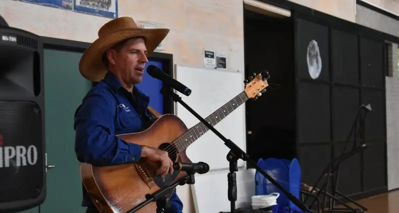 Curtain sings and speaks up on bullying