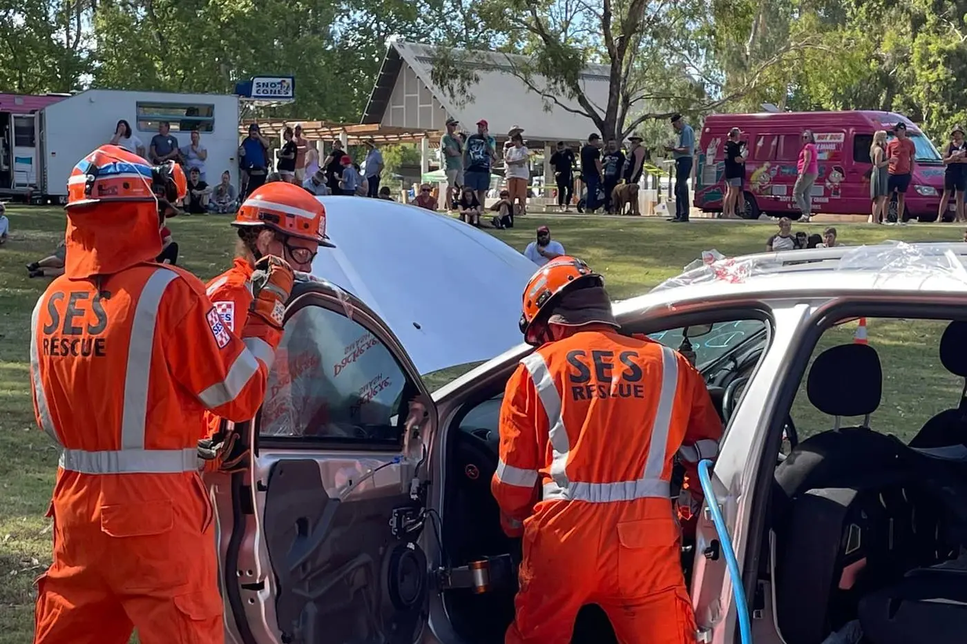 SKILLED UP: Wangaratta SES volunteers practice life-saving rescue skills to begin the new year. PHOTOS: VICSES Wangaratta Unit\\n