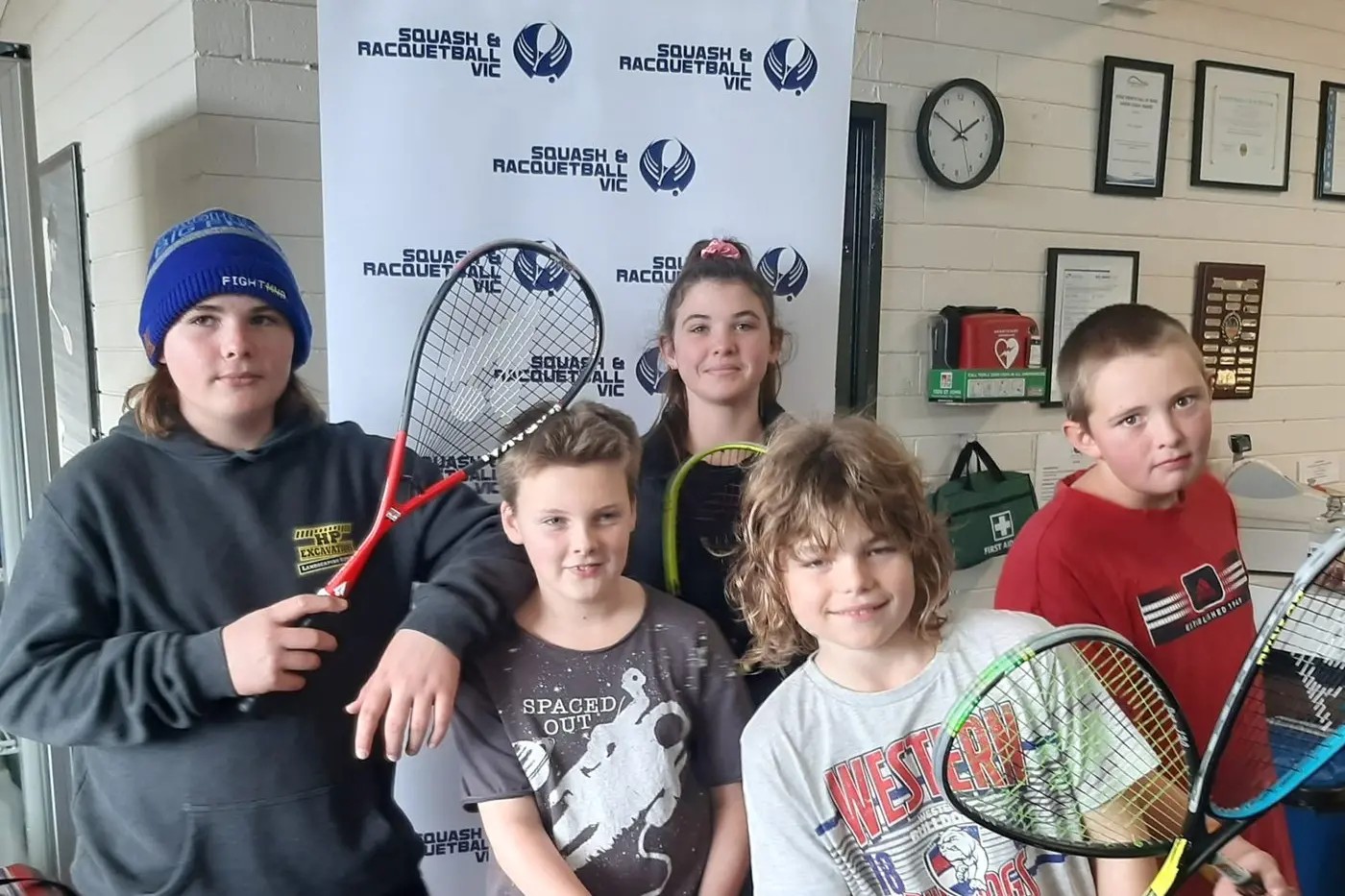 AT WODONGA: Benalla junior squash stars at their recent tournament. Pictured (from left): Anakin Pastuszka, Alex Briggs, Addison Pastuszka, Angus Woodward and Tyler Vaughan. Id:27637