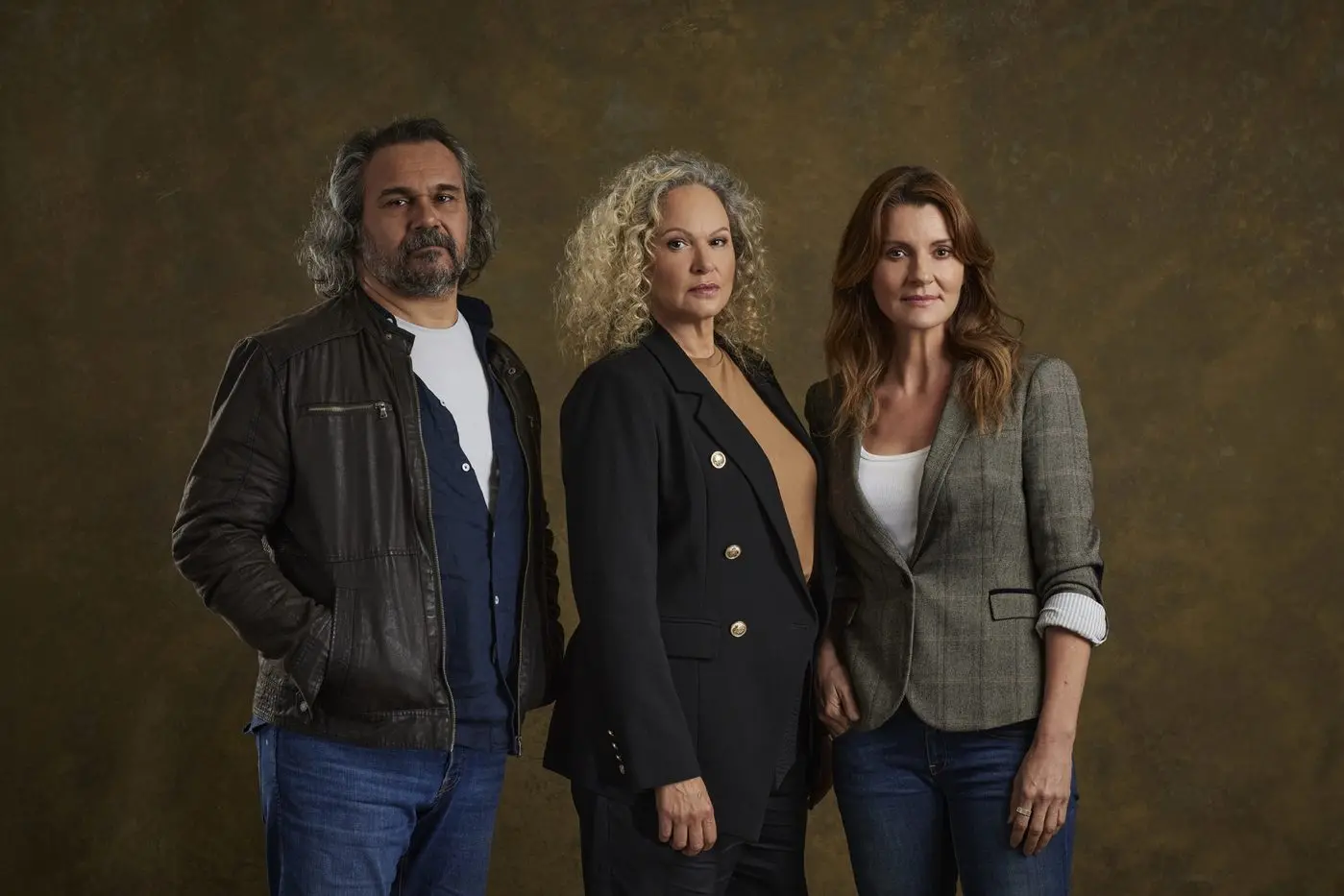 NEW DRAMA: Actors Aaron Pedersen, Leah Purcell, and Sara Wiseman. PHOTO: Narelle Portaine Id:39978