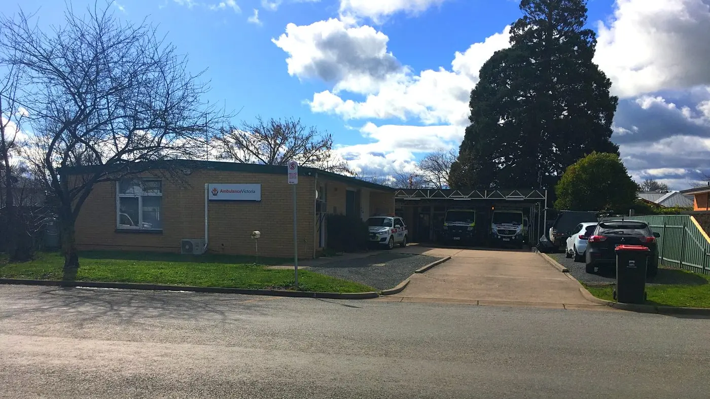 New paramedics arrive in Mansfield as part of regional intake