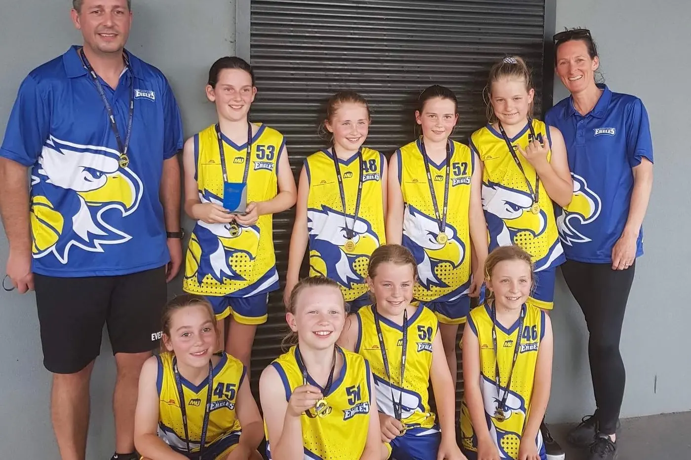 BRINGING HOME THE GOLD: Mansfield Under 12 Girls Gold Team (back, from left) Coach Adam Snell, Georgia Crowe, Arrie Turner, Matilda Mills, Alice Rademaker and Team Manager Alicia Crowe. (Front, from left) Sophie Snell, Lara Harrop, Macey Thornton and Edie Gardner. Id:34181