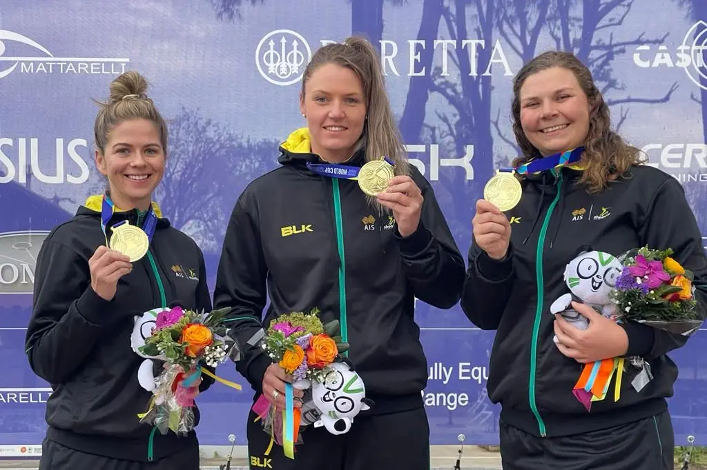 WINNERS: Australian women\\'s shotgun team, (from left) Penny Smith, Laetisha Scanlan and Mansfield local Catherine Skinner have  just won the gold medal at the ISSF Shotgun World Cup in Lonato, Italy. Id:23728
