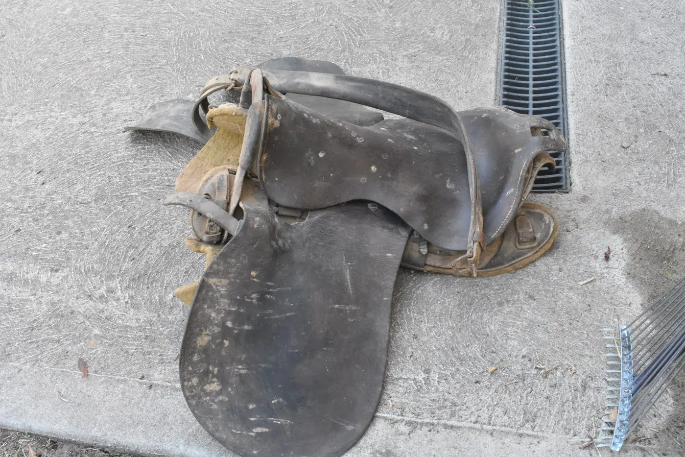 SADDLE WORN: The original saddle which Thomas Withers used during his four years of war in France and Belgium. Id:23276