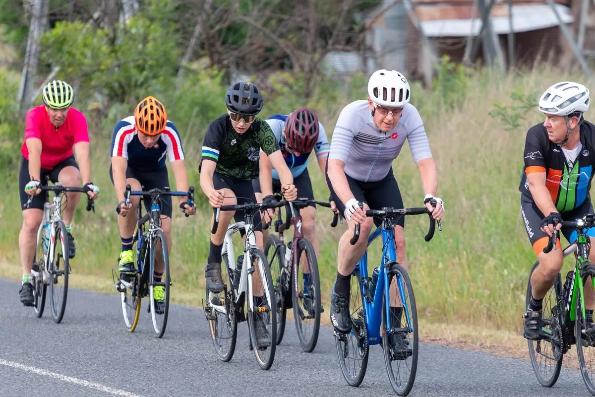 LONGEST COURSE: The winning group heads to the line during MMBCC\\'s handicap race last Thursday. (From left) Simon Hall, Oliver Hall, Rueben Bateup, Adrian Dowd, Jarrod Appleton and Jason Parker. PHOTO: Tony Copland