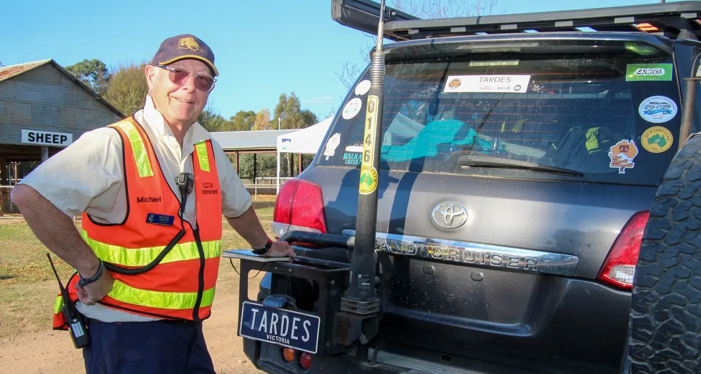 Toyota Landcruiser club cruises into town