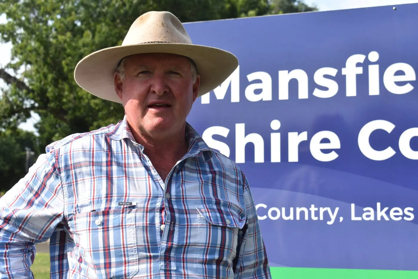 WE UNDERSTAND: Mayor Cr Rabie has declared council is willing to step in to facilitate a meeting between Mansfield Shire Farmers and DEECA.