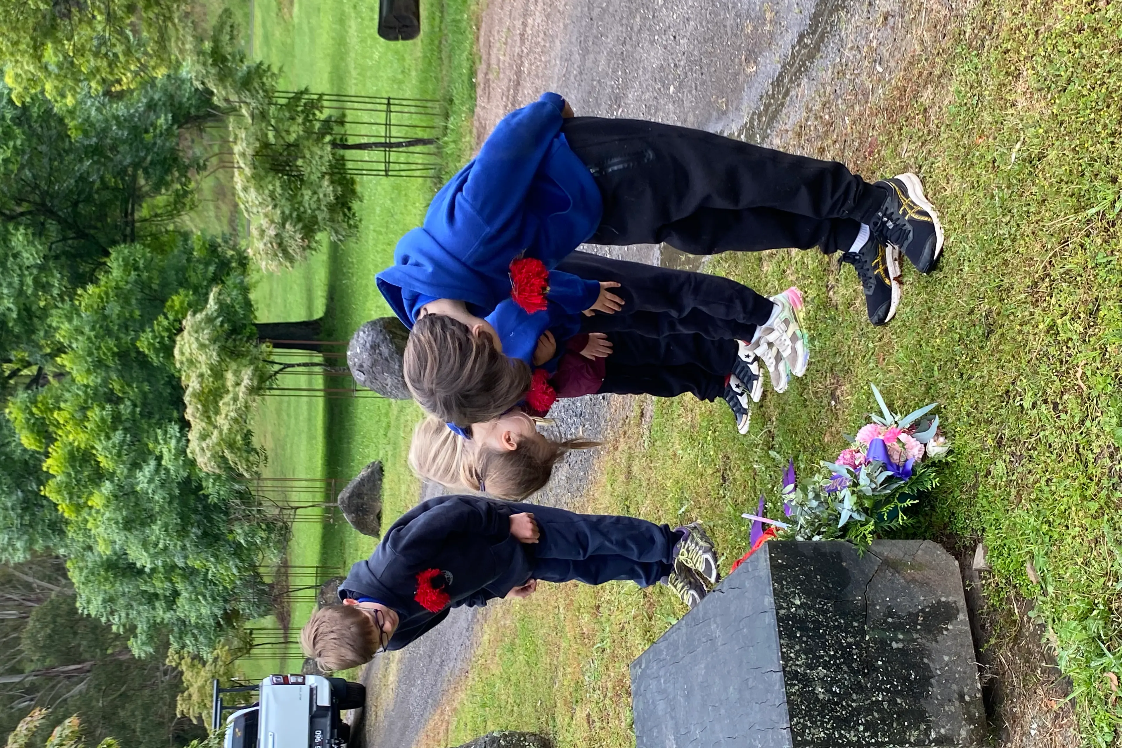<p>PAYING TRIBUTE: Jamieson Primary School senior students lay the Remembrance wreath</p>\\n