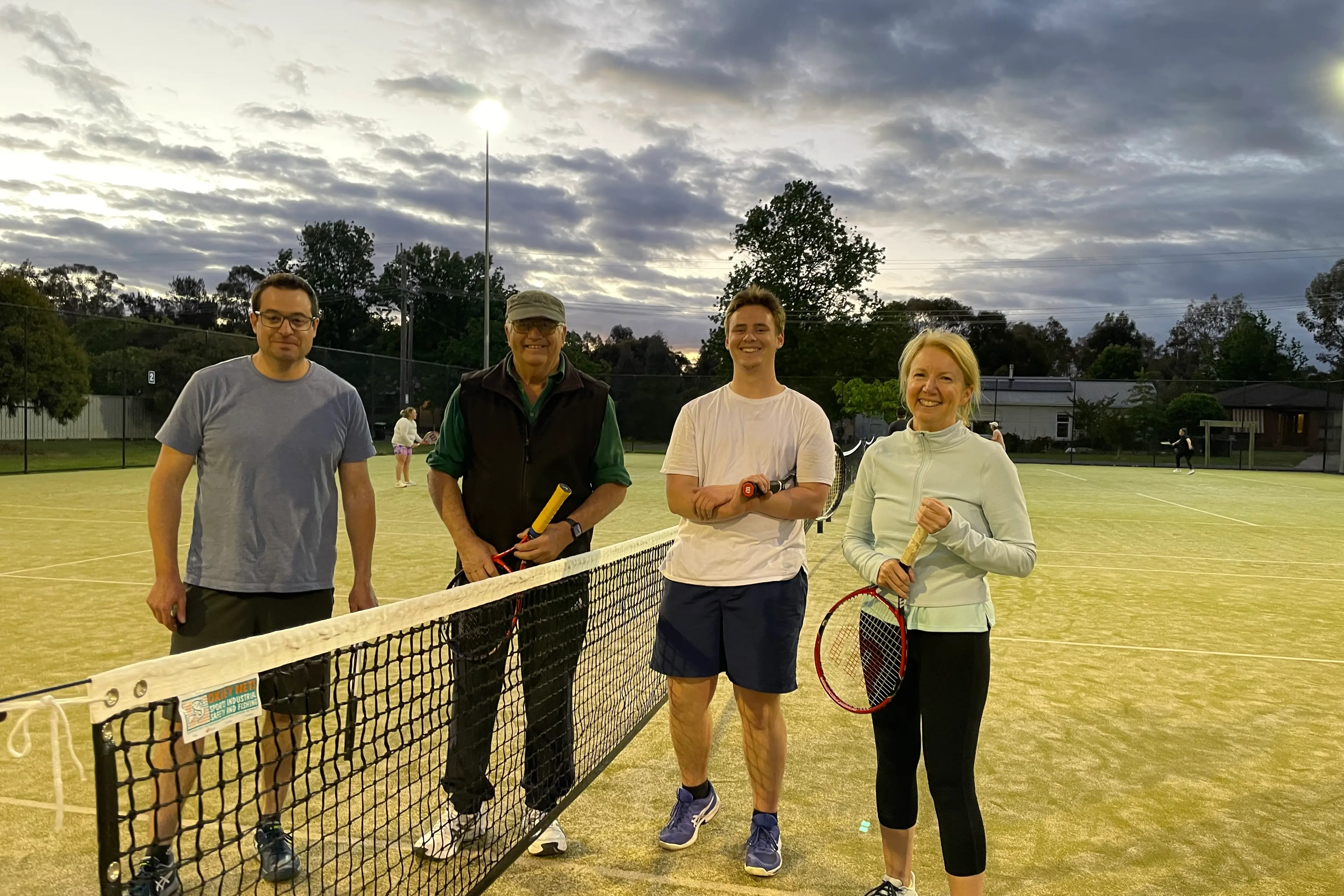 <p>ON COURT: Tim Vardy, Bob Carpenter, Arthur Gerrans and Anna Francis. By Rhonda Carpenter</p>\\n