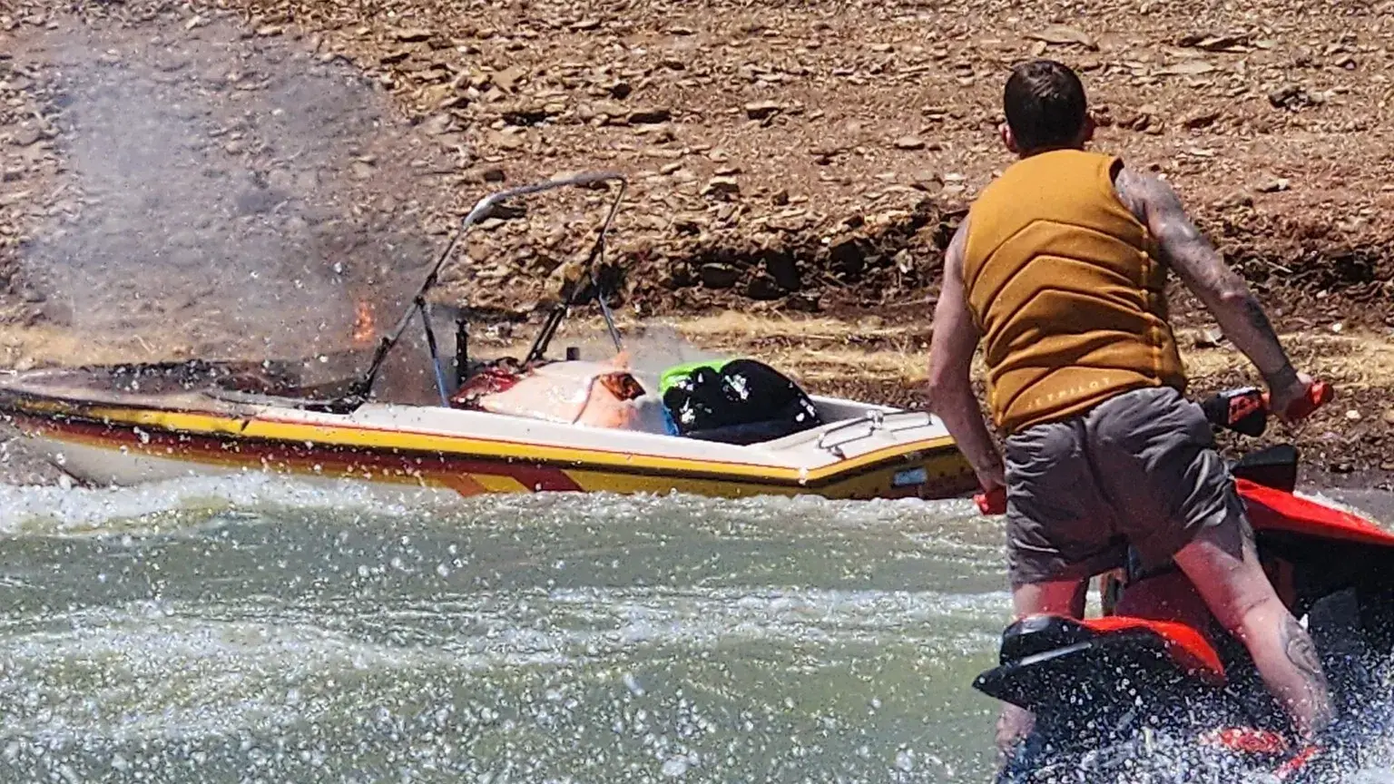 Boat fire at Bonnie Doon leaves two teens injured