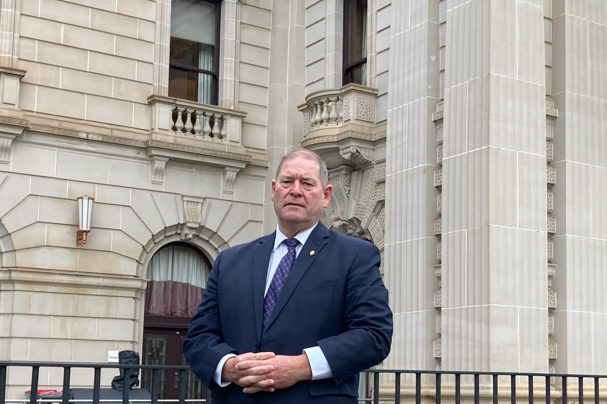 <p>WAIT AND SEE: Ovens Valley MP Tim McCurdy said he was eager to push for tougher enforcement of Victoria\\'s new tobacco laws, which come into effect this week.</p>\\n
