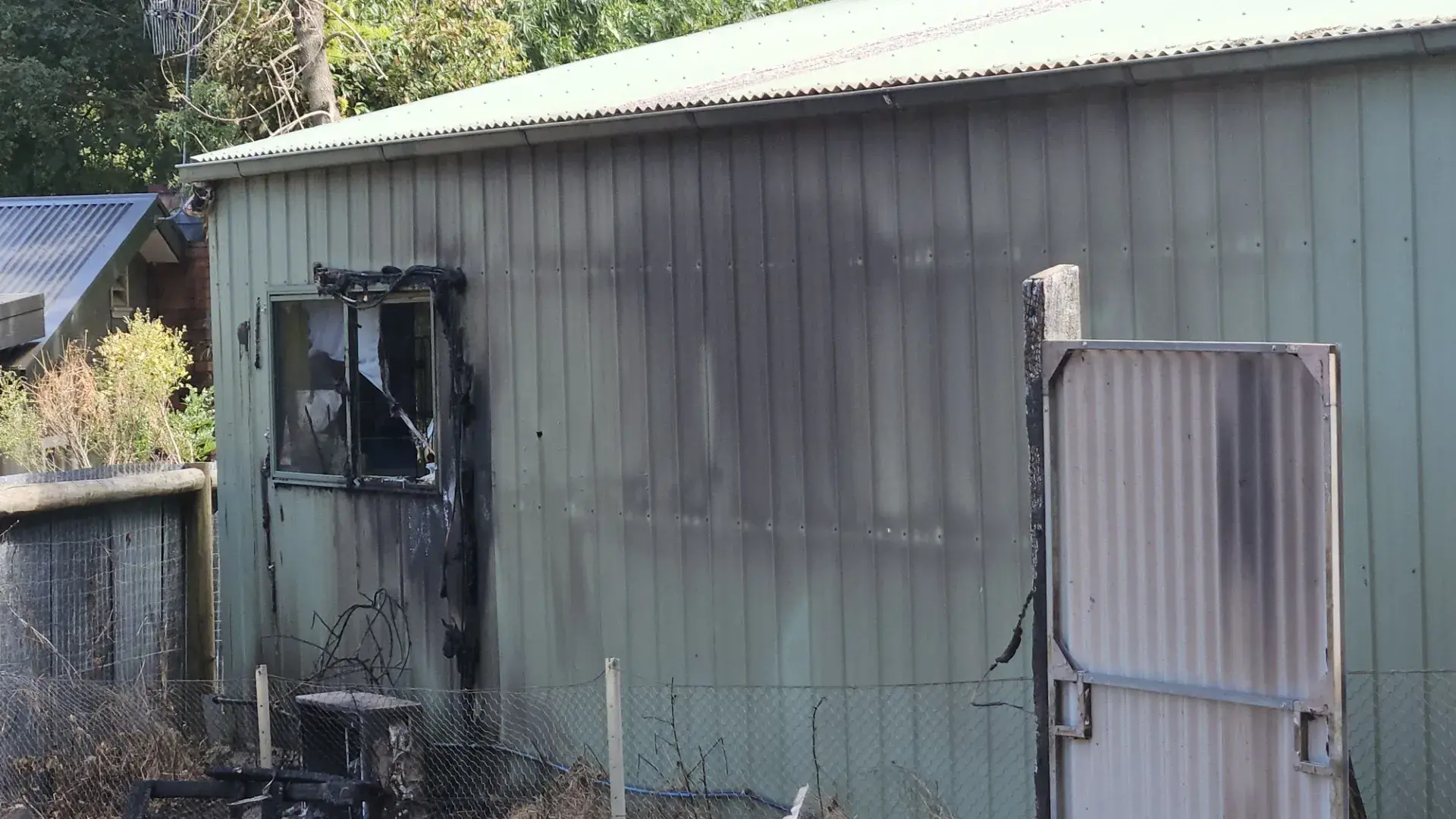 CFA saves homes in Macs Cove fire