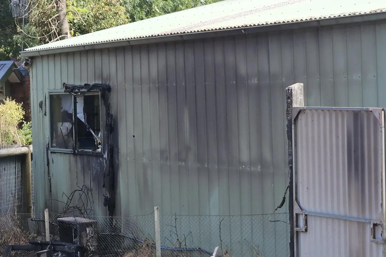 CFA saves homes in Macs Cove fire