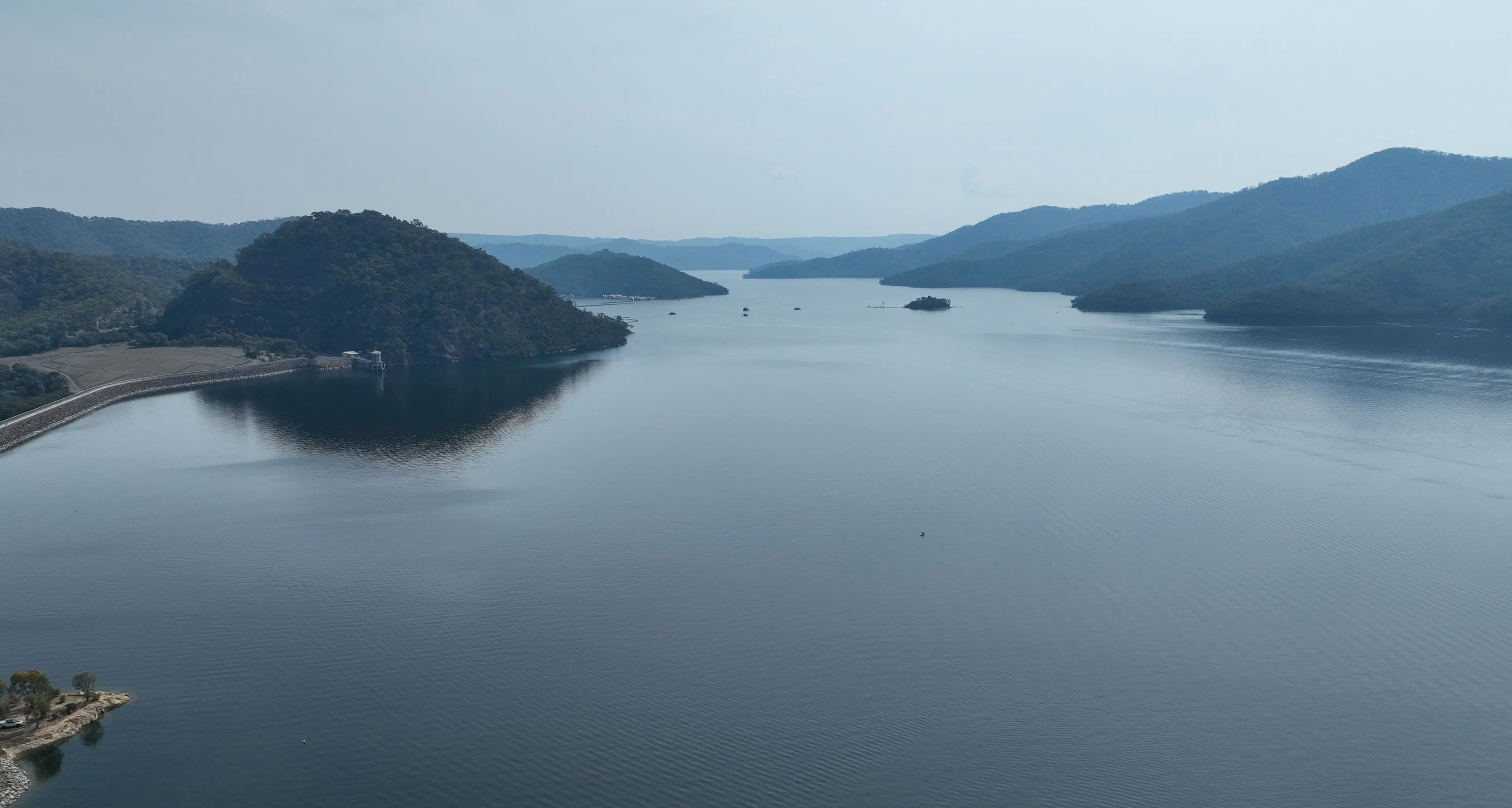 Blue-green algae warning for Lake Eildon